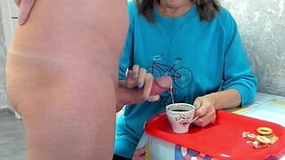 Женское доминирование, извлечение спермы, пищевой фетиш, подборка - порно видео