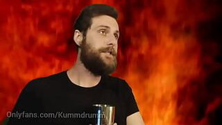 Ладно, смертный, пора расплачиваться! Мой член, твой рот - порно видео
