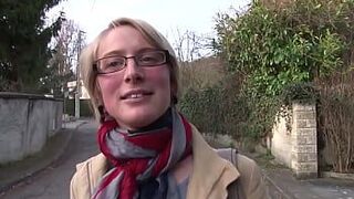 Великолепная грудастая блондинка жестко и глубоко содомирована - порно видео
